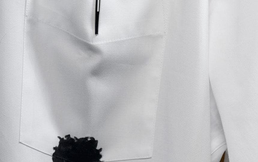 پاک کردن لکه جوهر خودکار از مانتو فرم اداری