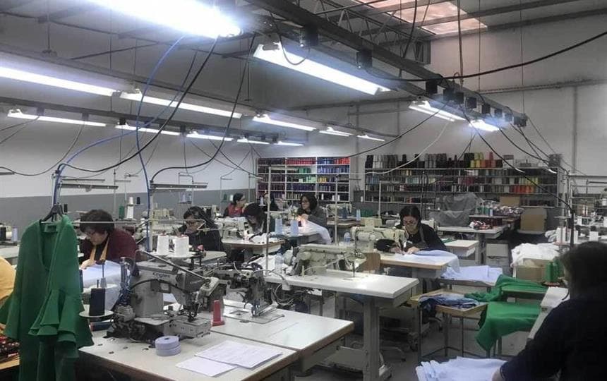 با معتبرترین و بهترین تولیدی های مانتو شلوار فرم و اداری آشنا شوید