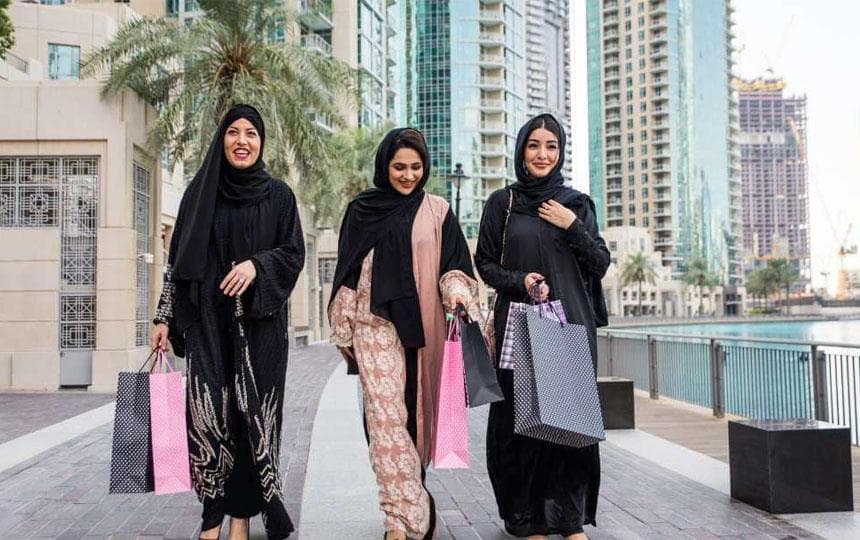 با سبک ها و مدل های مانتو و عبای عربی بیشتر آشنا شوید